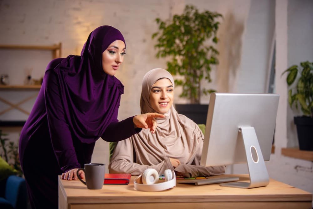 A woman in a one-to-one online coaching session